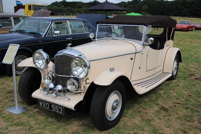 Posh Bentley - nice car!