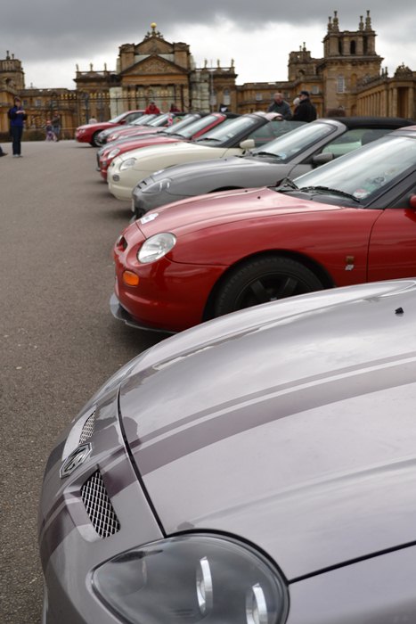 Lining up in front of Blenheim Palace