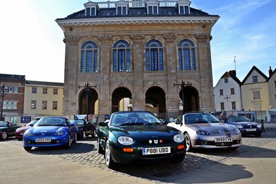 Fs in front of the Town Hall