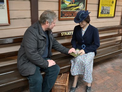 Finding a new friend on the station platform